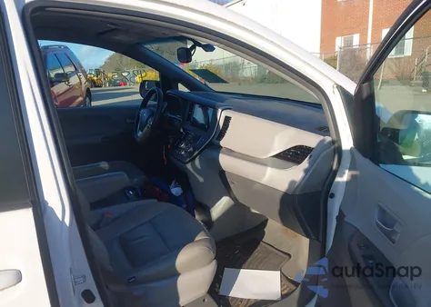 2017 Toyota Sienna Le 8 Passenger from USA, damaged, VIN 5TDKZ3DC5HS778274